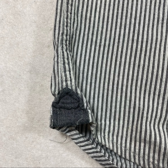 Marc Ecko Shirt Mens Medium Pearl Snap Button Shirt Short Sleeve Front Pockets - Picture 4 of 9